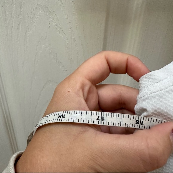 Lululemon White Sleeveless Women's tank top 6 - Picture 4 of 6